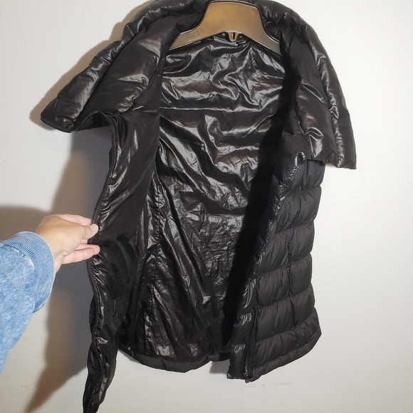 Athleta downabout black puffer vest goose down full zip vest size XS - Picture 5 of 10